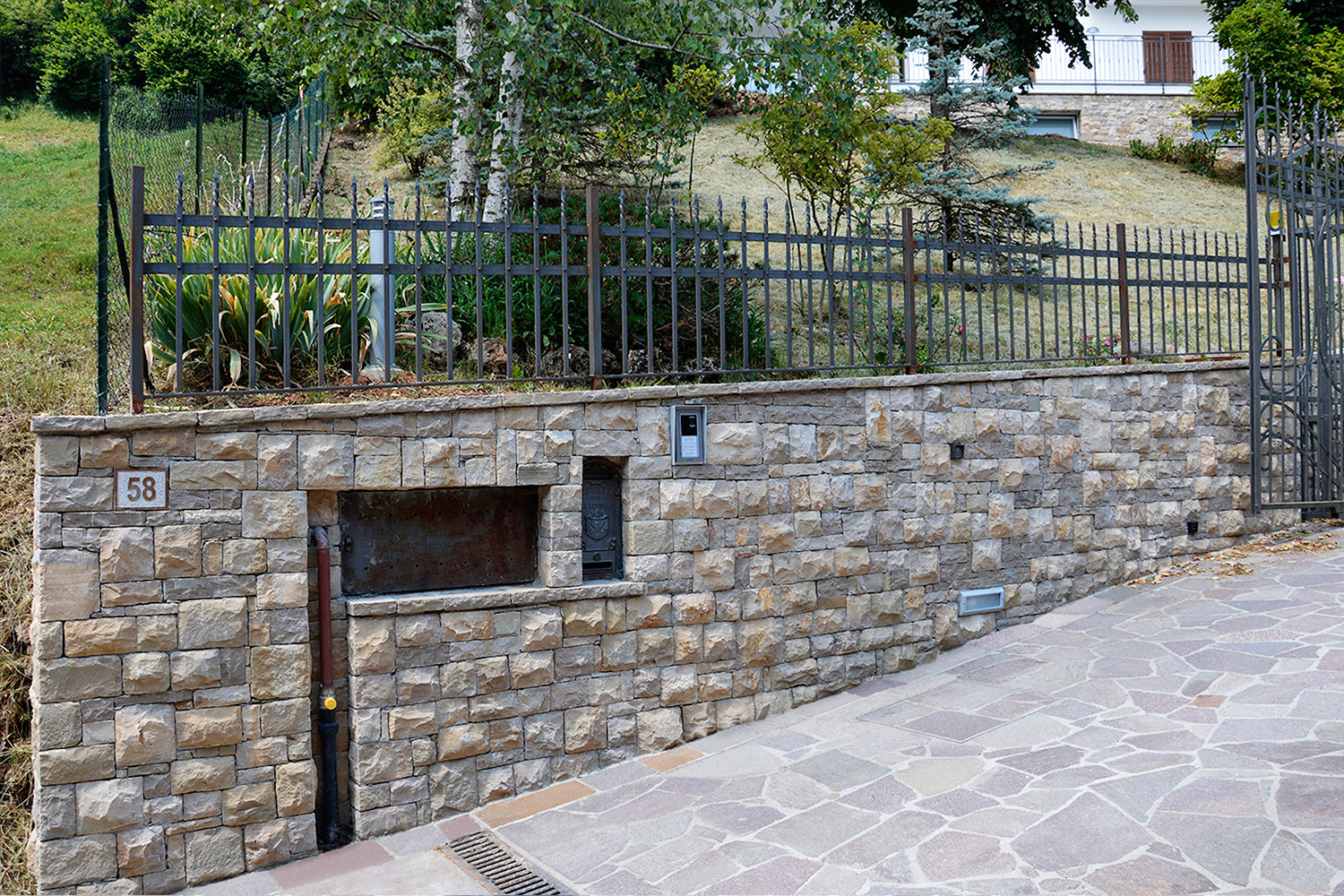rivestimento muro villa pietra cretaro
