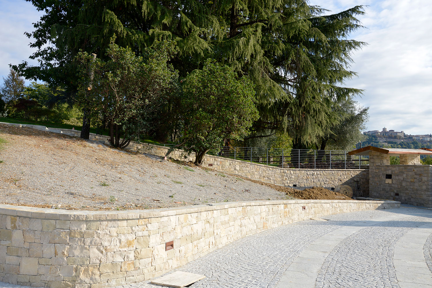 villa Muro contenimento pietra credaro